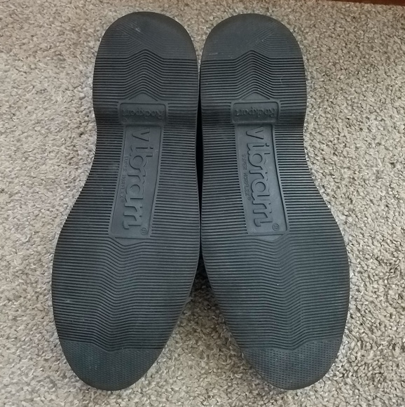 rockport waterproof wingtip